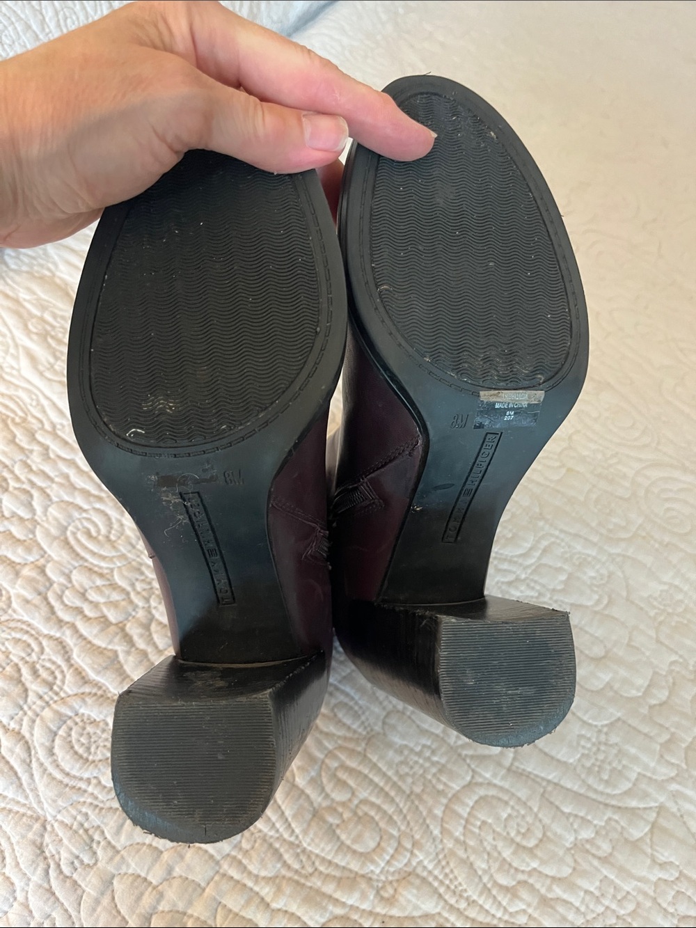 Tommy Hilfiger Burgundy Leather Block Heel Ankle Booties - Picture 5 of 5